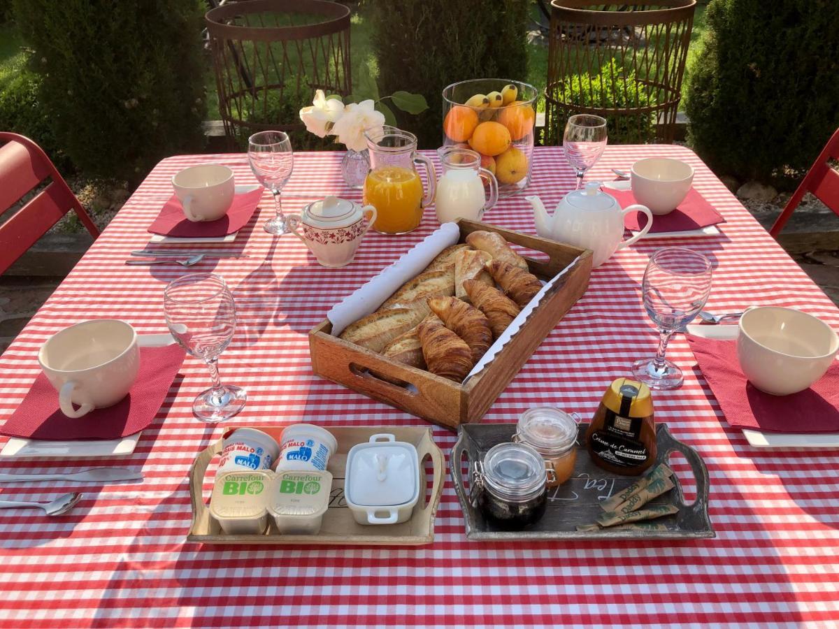 Le Grenier Du Jardin Bed & Breakfast Pontorson Exterior photo