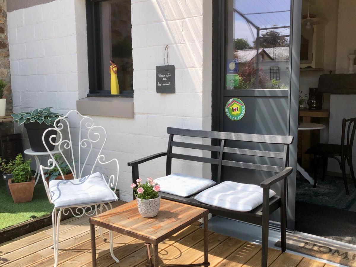 Le Grenier Du Jardin Bed & Breakfast Pontorson Exterior photo