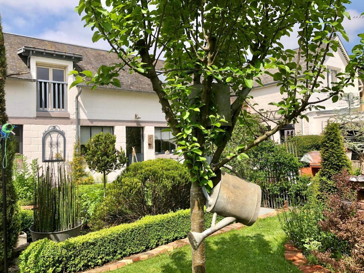 Le Grenier Du Jardin Bed & Breakfast Pontorson Exterior photo