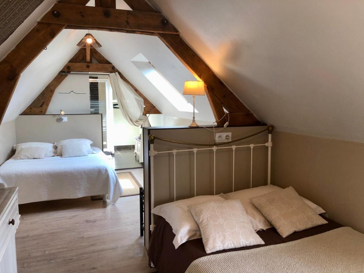 Le Grenier Du Jardin Bed & Breakfast Pontorson Exterior photo