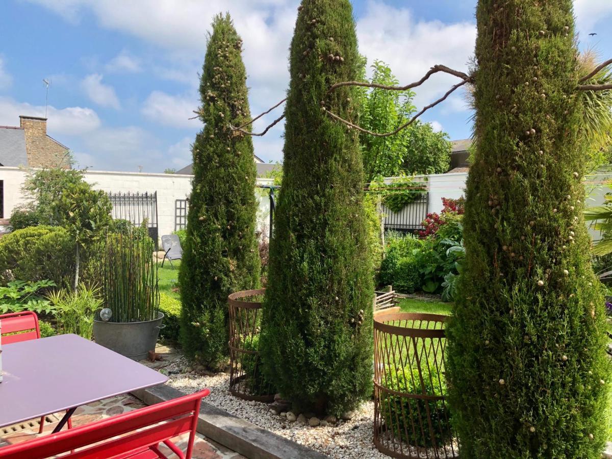 Le Grenier Du Jardin Bed & Breakfast Pontorson Exterior photo