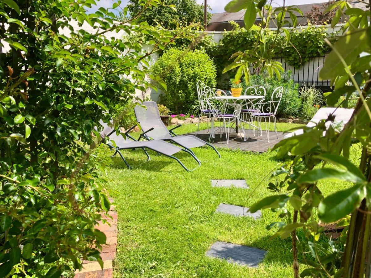 Le Grenier Du Jardin Bed & Breakfast Pontorson Exterior photo