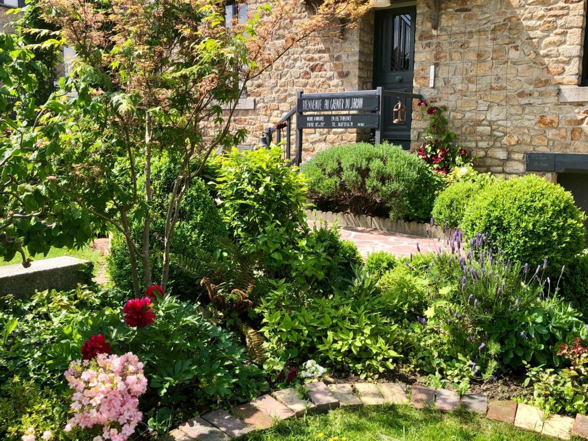 Le Grenier Du Jardin Bed & Breakfast Pontorson Exterior photo