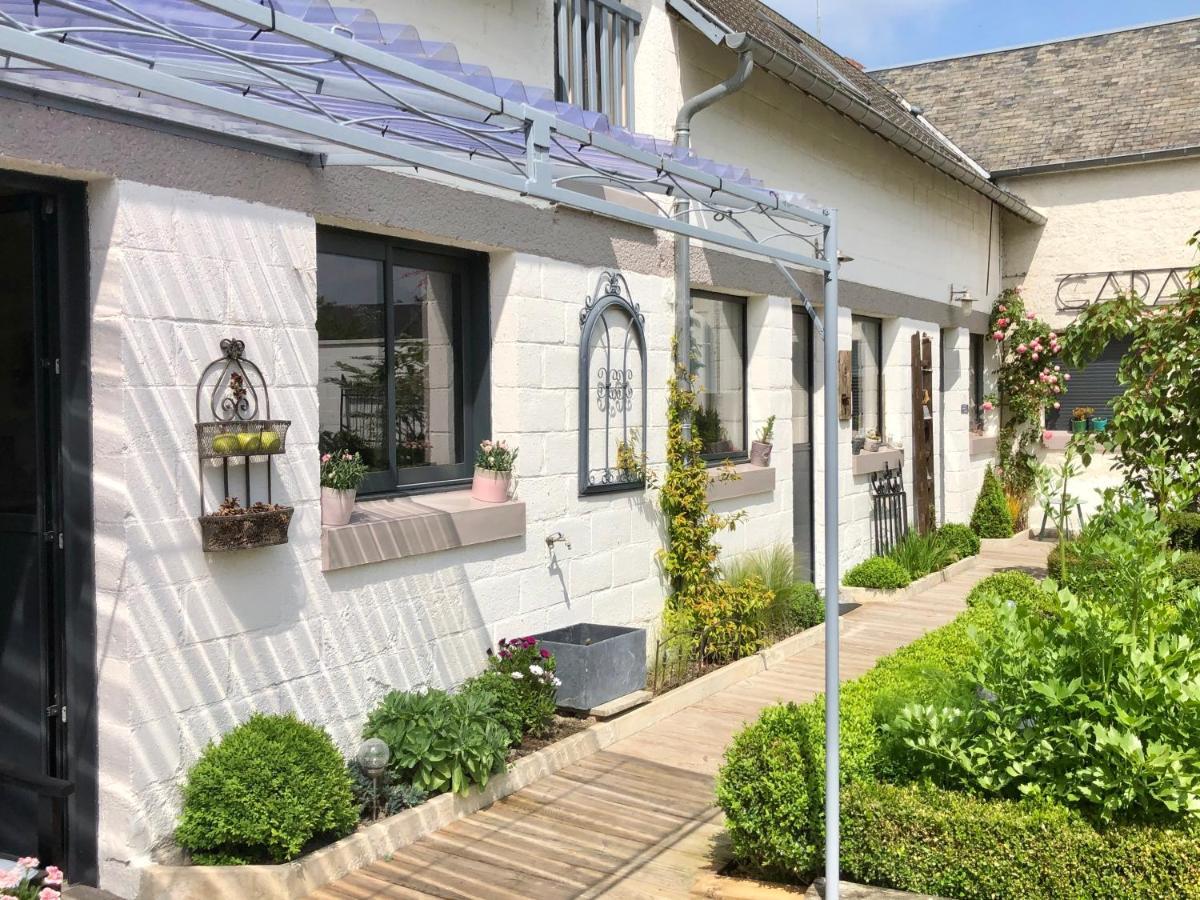 Le Grenier Du Jardin Bed & Breakfast Pontorson Exterior photo