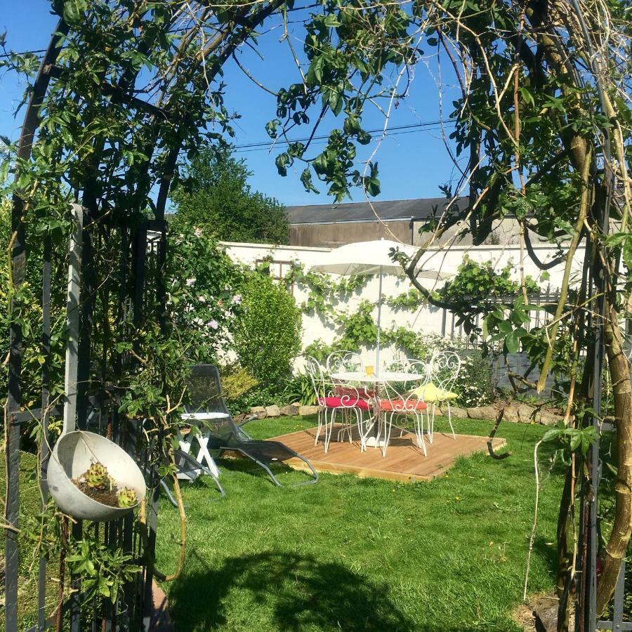 Le Grenier Du Jardin Bed & Breakfast Pontorson Exterior photo