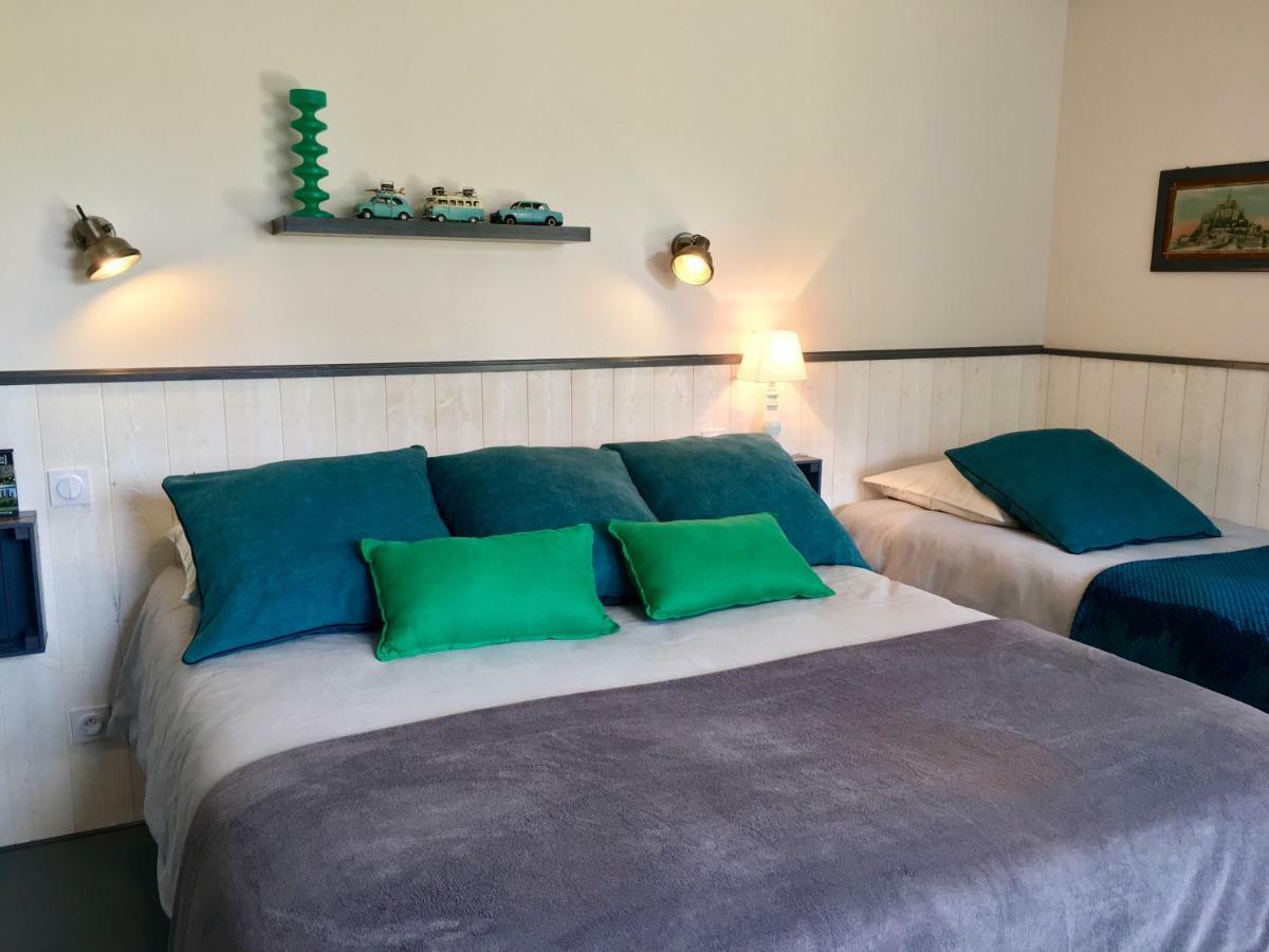 Le Grenier Du Jardin Bed & Breakfast Pontorson Exterior photo